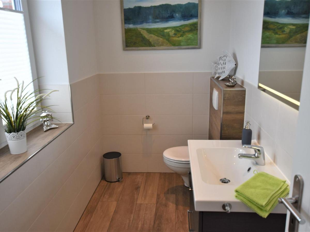 Cozy Holiday Home In Gross Schwansee With Sauna Kültér fotó