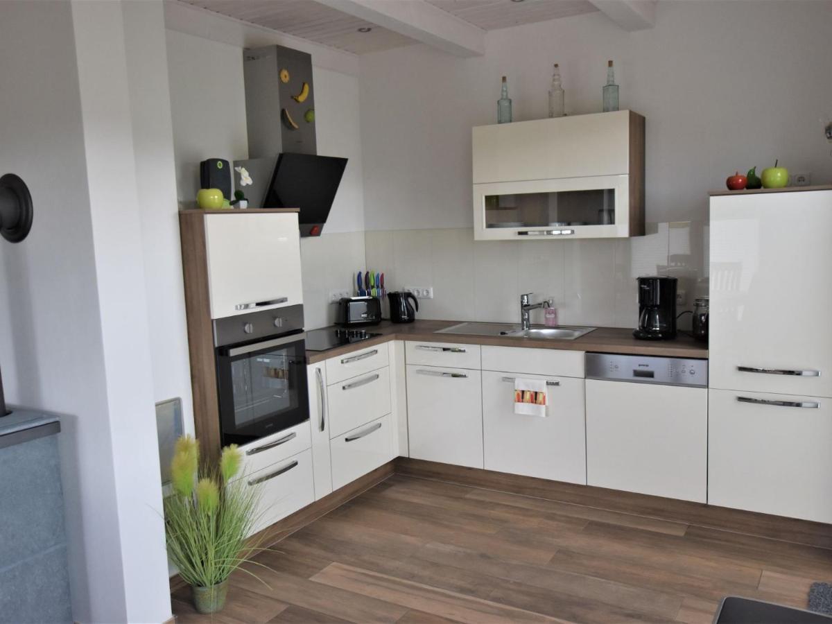 Cozy Holiday Home In Gross Schwansee With Sauna Kültér fotó