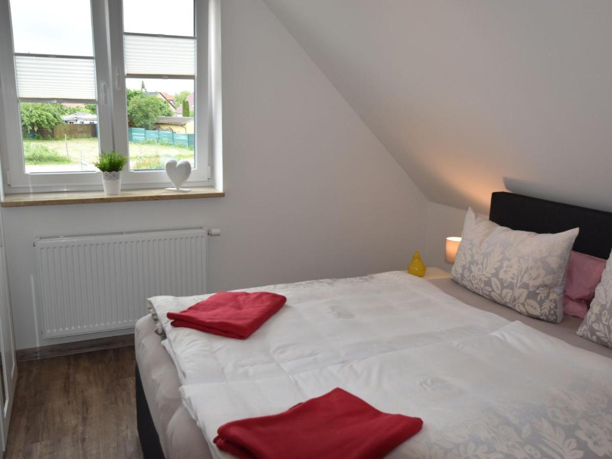 Cozy Holiday Home In Gross Schwansee With Sauna Kültér fotó