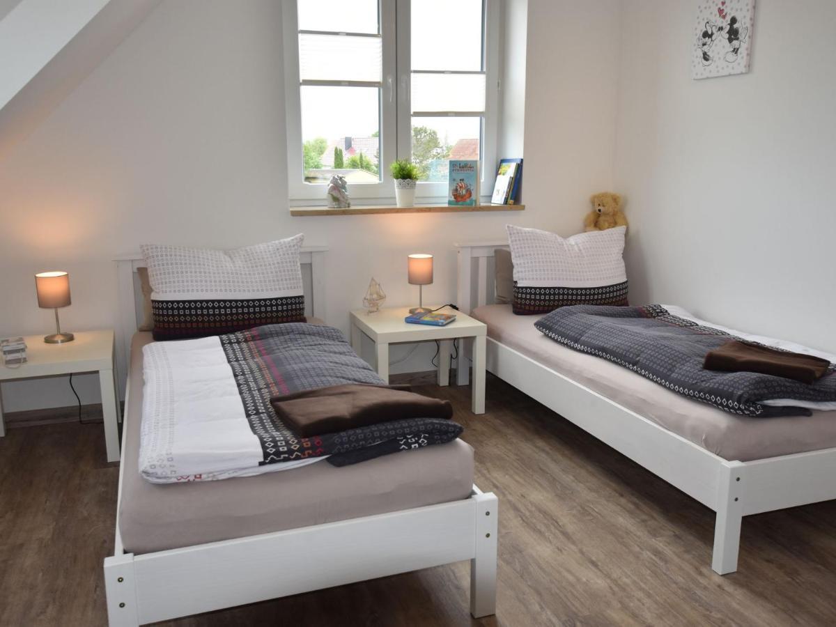 Cozy Holiday Home In Gross Schwansee With Sauna Kültér fotó